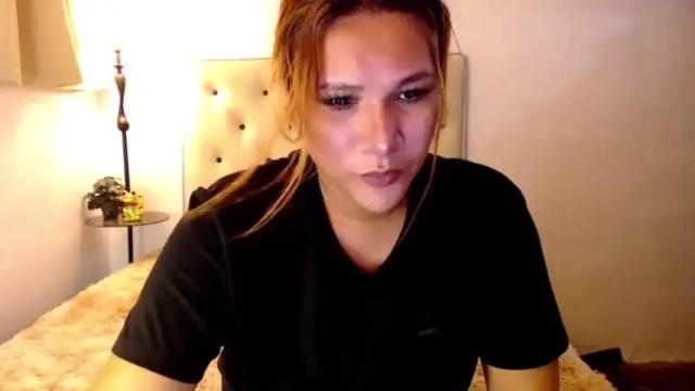Image 3 of sexyhotiona01 Stream on Chaturbate on 21 months ago