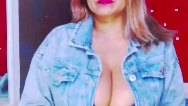Image 10 of sexylarahot Stream on Chaturbate on 15 months ago