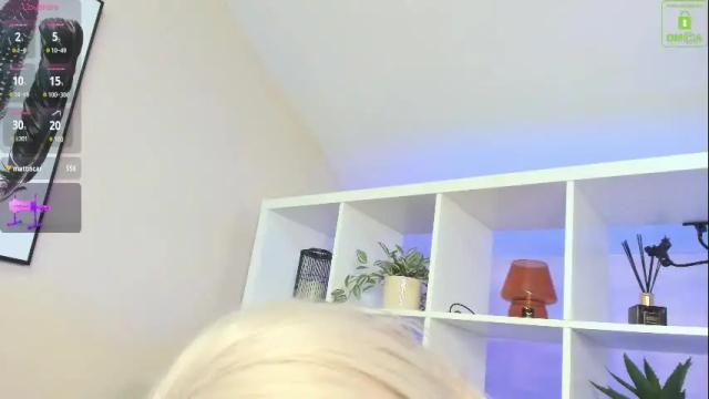 Image 7 of sexymiatrans Stream on Chaturbate on 1 month ago