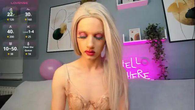 Image 4 of sexymiatrans Stream on Chaturbate on 1 month ago