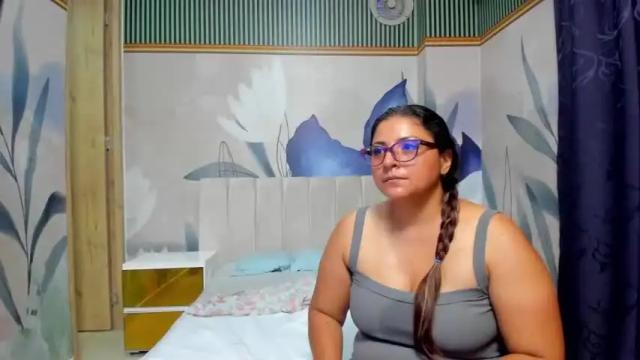 Image 2 of sexymillf4u Stream on Chaturbate on 12 months ago