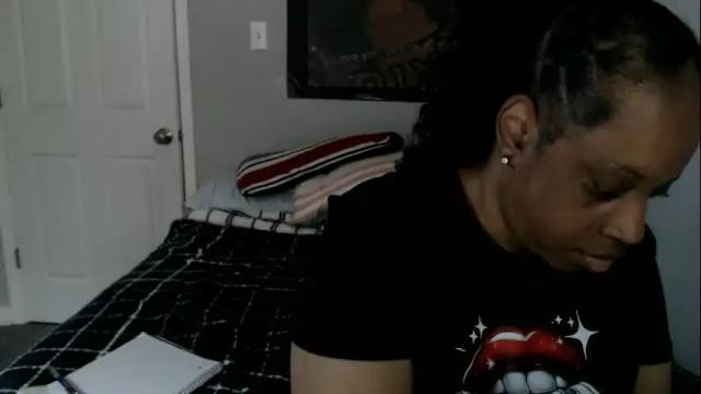 Image 10 of sexymona1218 Stream on Chaturbate on 3 months ago