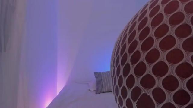 Image 8 of sexyshantal_ Stream on Chaturbate on 13 months ago