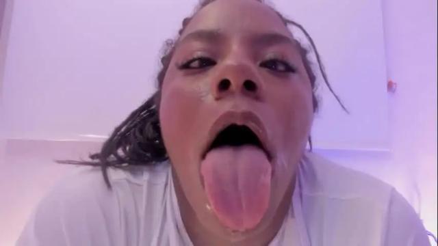 Image 6 of sexyshantal_ Stream on Chaturbate on 7 days ago