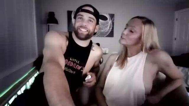 Image 7 of sexytexcouple Stream on Chaturbate on 14 months ago
