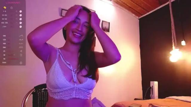 Image 7 of sexyviolett_ Stream on Chaturbate on 13 months ago