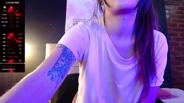 Image 6 of sexyviolett_ Stream on Chaturbate on 13 months ago