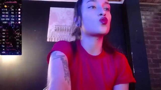 Image 3 of sexyviolett_ Stream on Chaturbate on 13 months ago