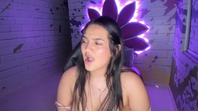 Image 11 of shaaronnsmith Stream on Chaturbate on 14 months ago