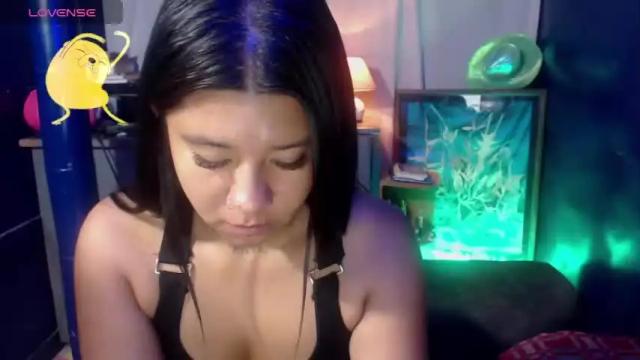 Image 10 of shaden_1 Stream on Chaturbate on 14 months ago