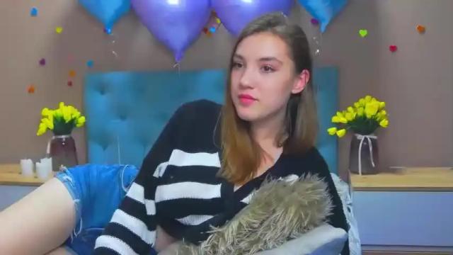 Image 2 of shaereel Stream on Chaturbate on 15 months ago