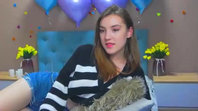Image 3 of shaereel Stream on Chaturbate on 15 months ago