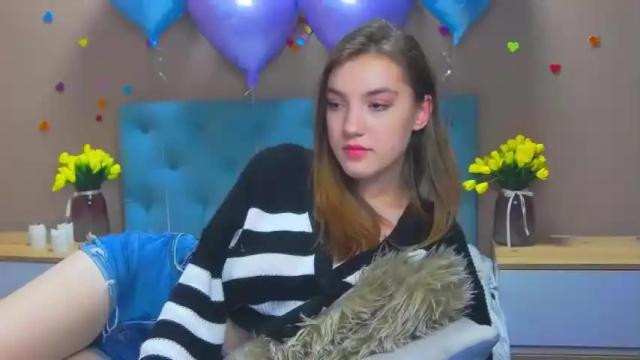 Image 4 of shaereel Stream on Chaturbate on 15 months ago