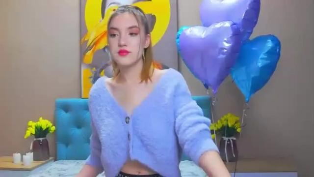 Image 3 of shaereel Stream on Chaturbate on 15 months ago