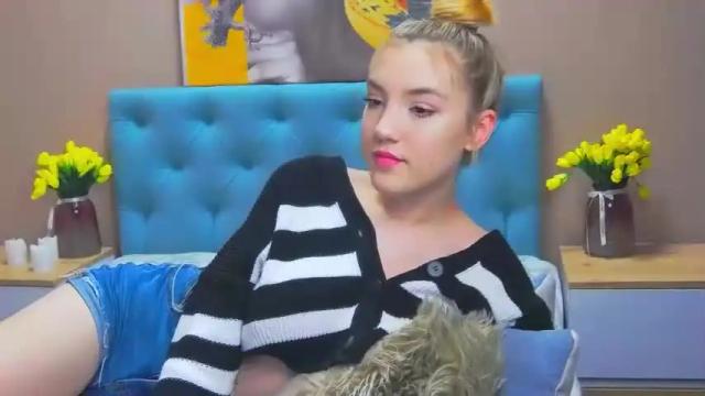 Image 12 of shaereel Stream on Chaturbate on 15 months ago