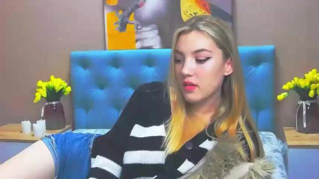 Image 2 of shaereel Stream on Chaturbate on 14 months ago