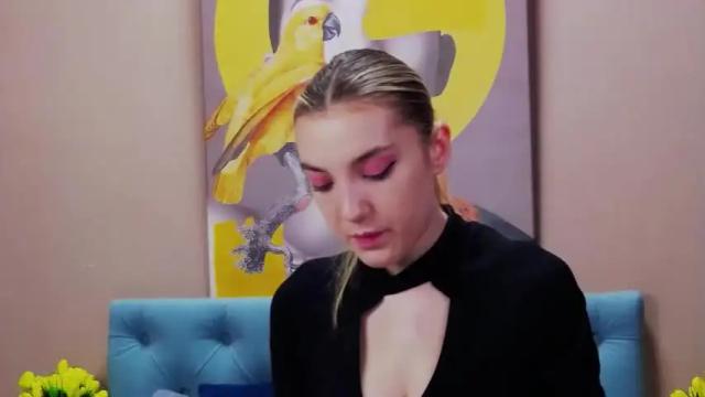 Image 3 of shaereel Stream on Chaturbate on 21 months ago