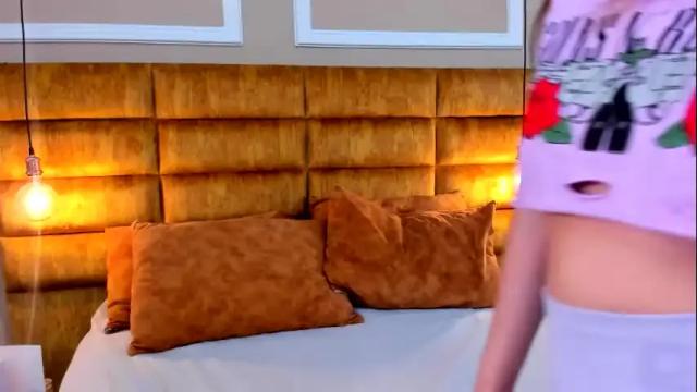Image 8 of shairaclark Stream on Chaturbate on 6 days ago
