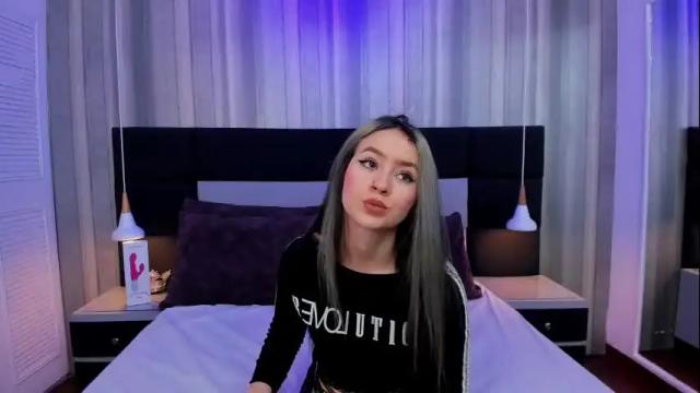 Image 3 of shairaclark Stream on Chaturbate on 1 month ago