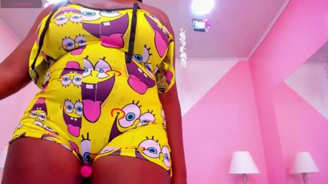 Image 6 of shairacoxx Stream on Chaturbate on 13 months ago