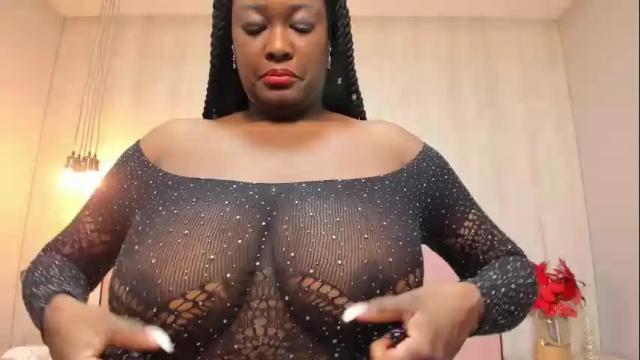 Image 3 of shairacoxx Stream on Chaturbate on 12 days ago
