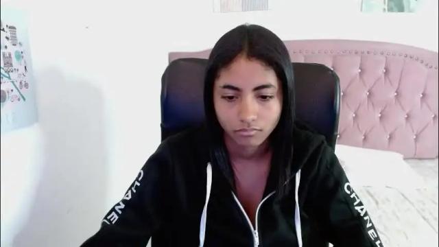 Image 7 of shaneelle Stream on Chaturbate on 29 days ago