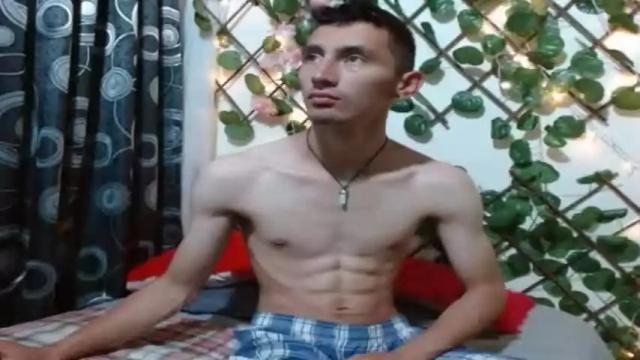 Image 2 of shanelandeliot Stream on Chaturbate on 18 months ago