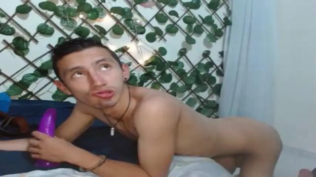 Image 8 of shanelandeliot Stream on Chaturbate on 17 months ago