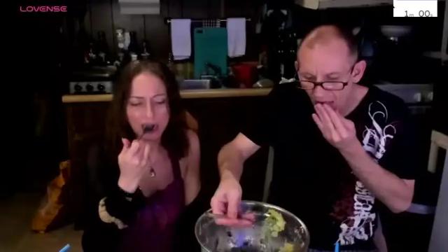 Image 10 of shannahand420 Stream on Chaturbate on 12 months ago