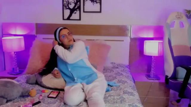 Image 2 of shanon_05 Stream on Chaturbate on 14 months ago