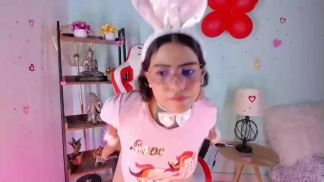 Image 4 of shanon_05 Stream on Chaturbate on 13 months ago