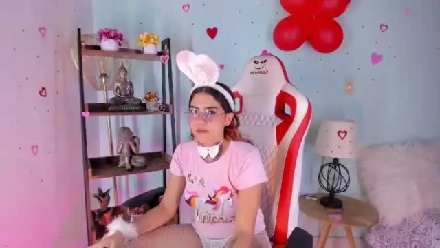 Image 6 of shanon_05 Stream on Chaturbate on 13 months ago