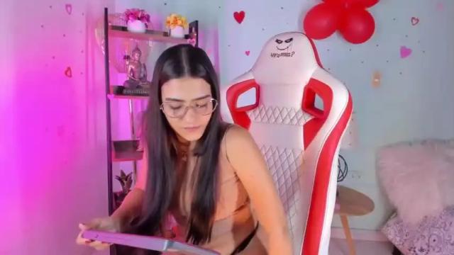 Image 7 of shanon_05 Stream on Chaturbate on 13 months ago