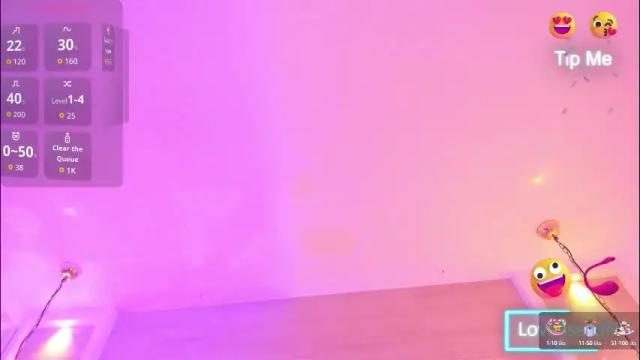 Image 3 of shanon_hughes Stream on Chaturbate on 1 month ago