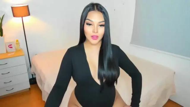 Image 2 of shantal_r0mance Stream on Chaturbate on 17 months ago