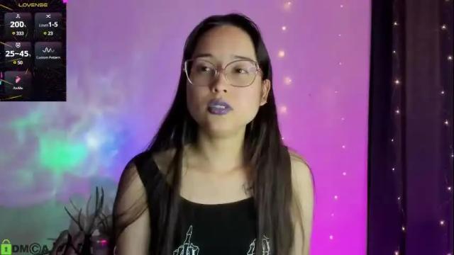 Image 10 of shantalcerezo Stream on Chaturbate on 10 days ago