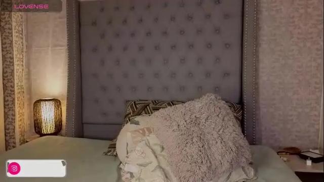 Image 4 of shantaljoness Stream on Chaturbate on 3 months ago