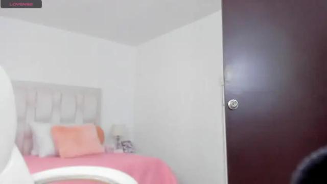 Image 11 of shantall_scott Stream on Chaturbate on 17 months ago