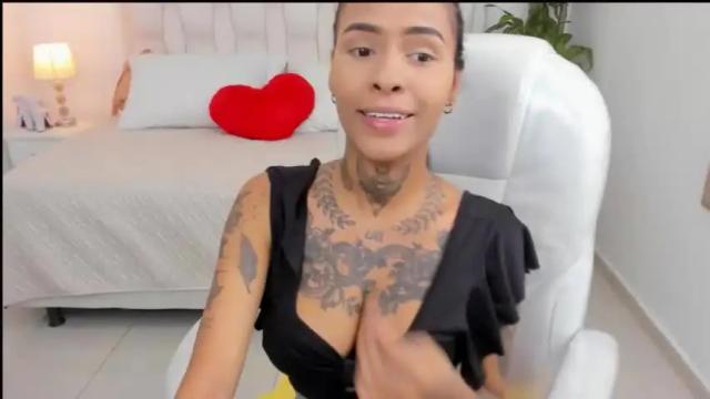 Image 4 of shantall_scott Stream on Chaturbate on 16 months ago