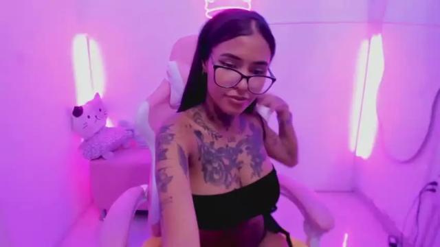 Image 3 of shantall_scott Stream on Chaturbate on 16 months ago