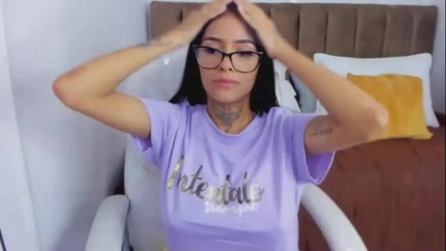 Image 2 of shantall_scott Stream on Chaturbate on 16 months ago