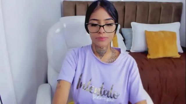 Image 3 of shantall_scott Stream on Chaturbate on 16 months ago