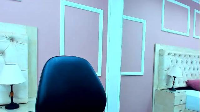 Image 11 of shantalsmithh Stream on Chaturbate on 1 month ago