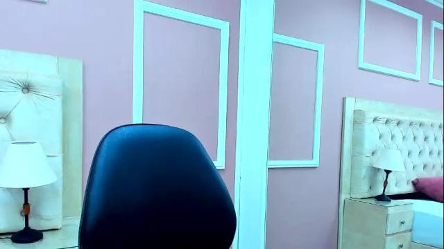 Image 12 of shantalsmithh Stream on Chaturbate on 1 month ago