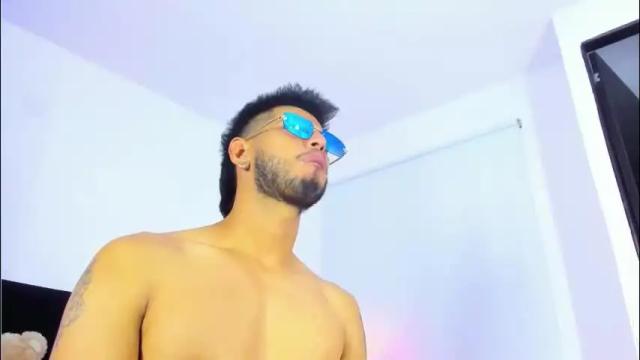 Image 11 of sharickebonyts Stream on Chaturbate on 2 months ago