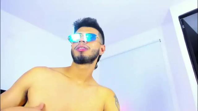 Image 2 of sharickebonyts Stream on Chaturbate on 2 months ago