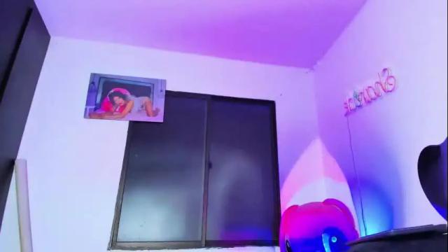 Image 3 of sharickebonyts Stream on Chaturbate on 29 days ago