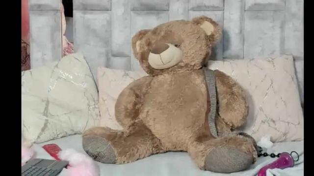 Image 3 of sharik_noa Stream on Chaturbate on 26 days ago