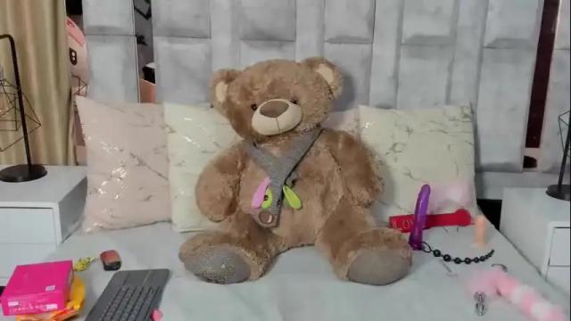 Image 2 of sharik_noa Stream on Chaturbate on 12 days ago