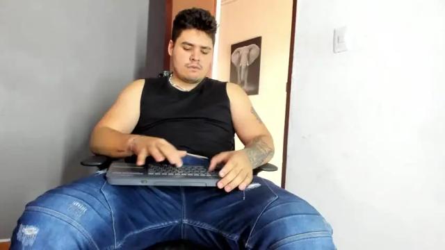 Image 3 of sharkmerlin Stream on Chaturbate on 17 months ago